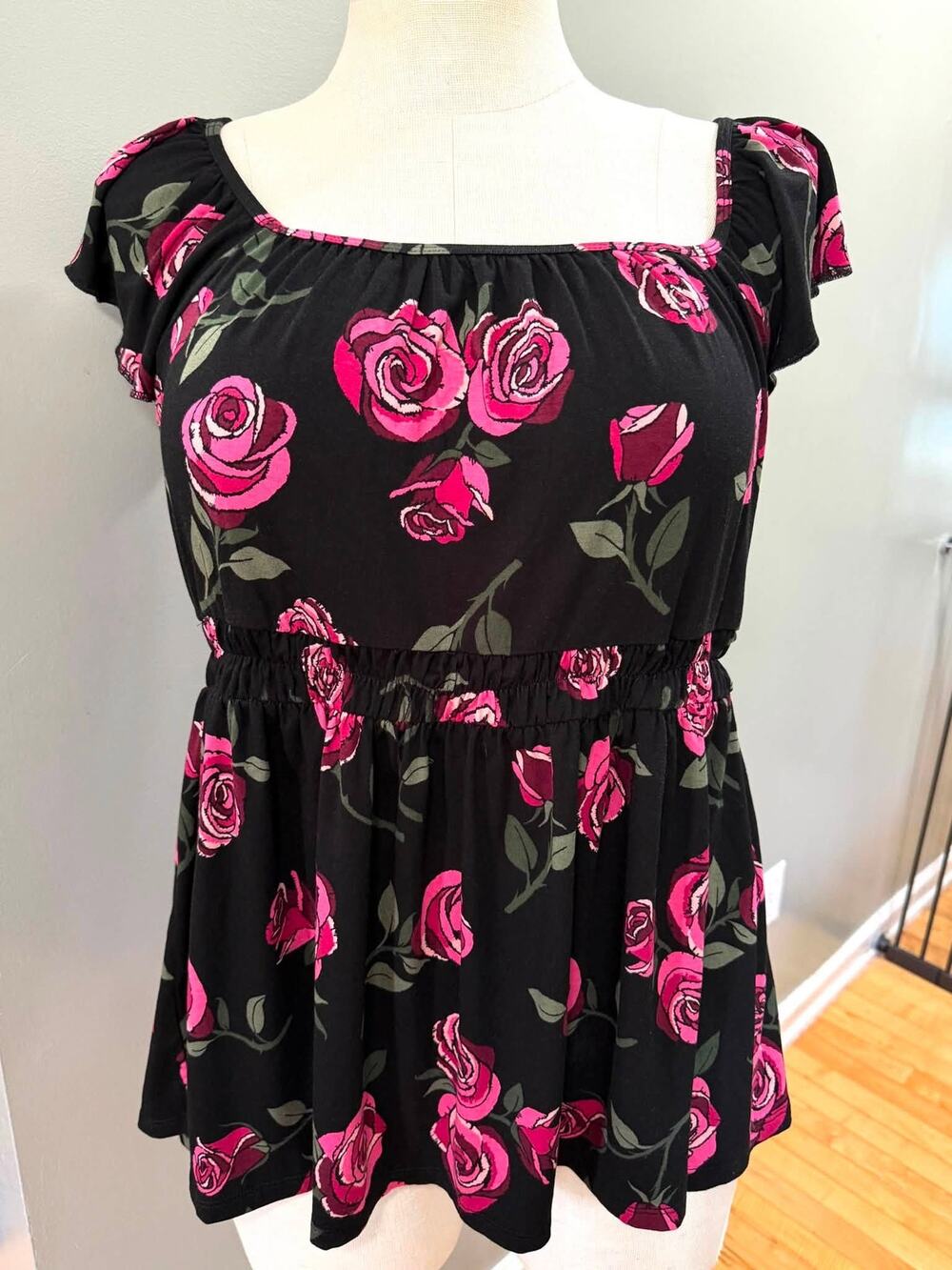 Torrid 2 (2X 18/20) Black/Pink Rose Floral Super Soft Empire Babydoll Top Shirt